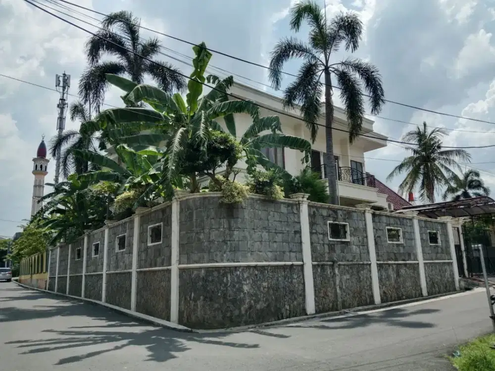 DIJUAL RUMAH KOMPLEK ELITE TEBET JAKARTA SELATAN