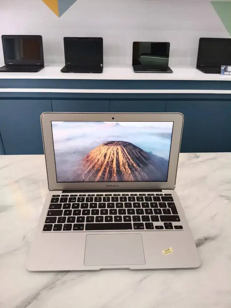 [MB08] Laptop  Desain macbook | 4GB DDR3 | 128GB | 12'INCH | GARANSI