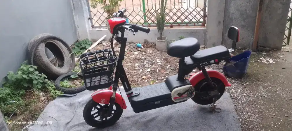 Sepeda listrik Genio siap pakai