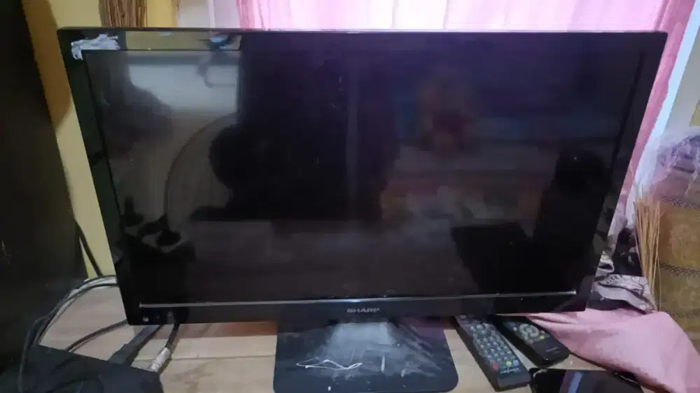 LCD Tv SHARP aquos 24 inc