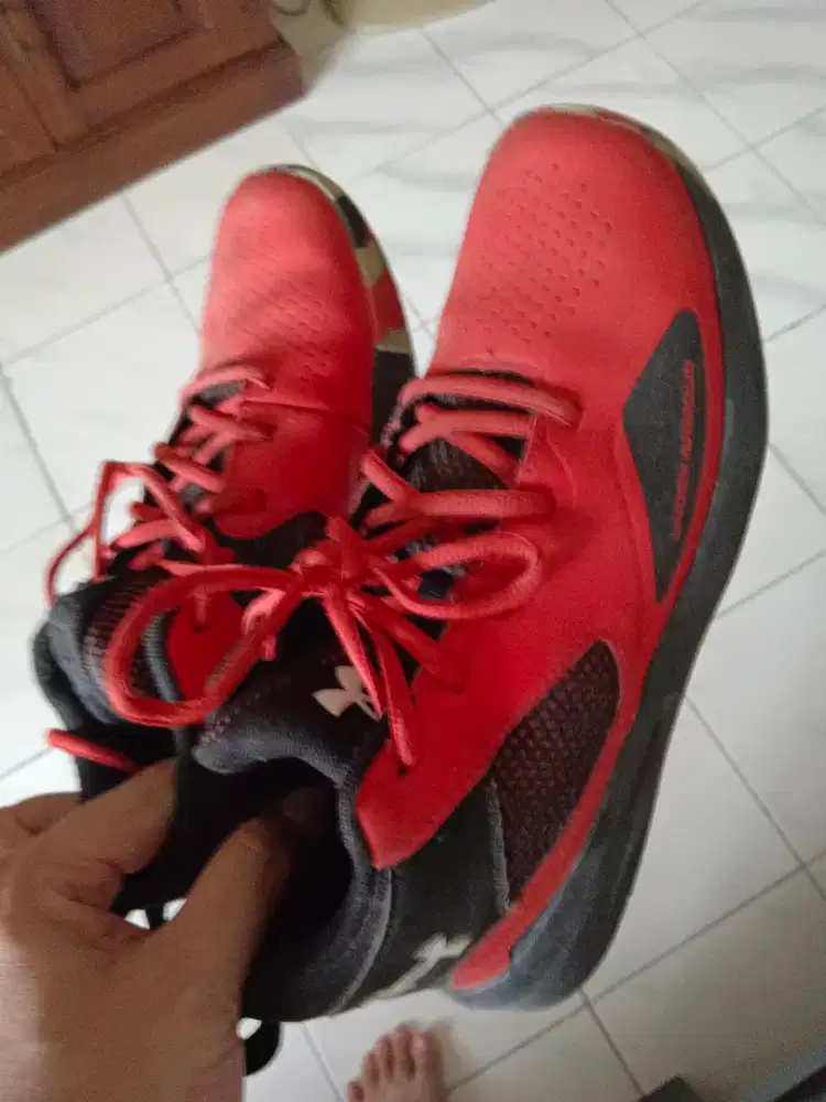 Sepatu Basket Under Armour Size 38,5