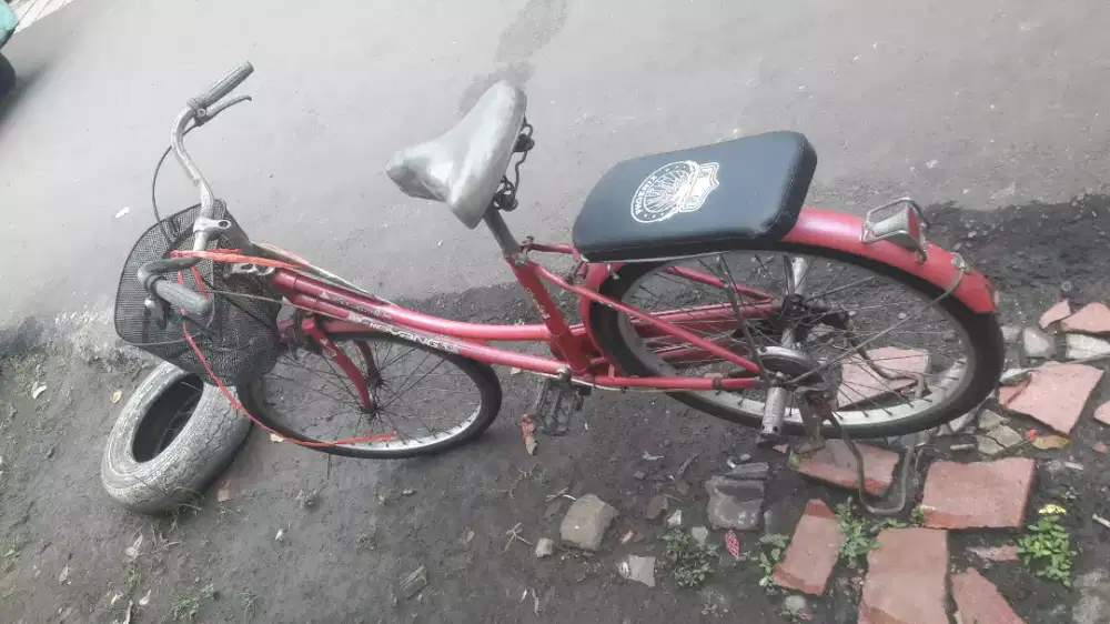 sepeda mini keranjang bekas