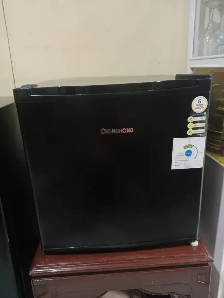 KULKAS MINIBAR CHANGHONG LIKE NEW