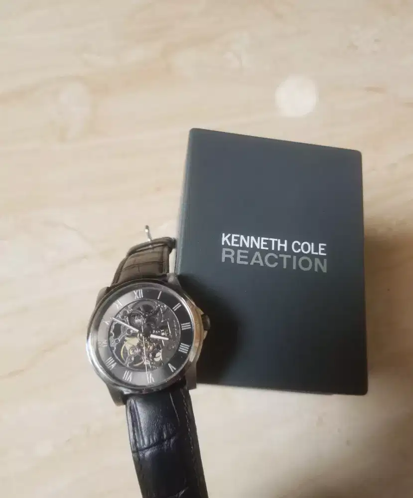 Kenneth cole automatic skeleton KC1514
