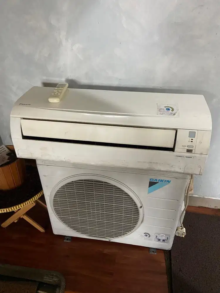 dijual ac 1  1/2 PK full set merk Daikin