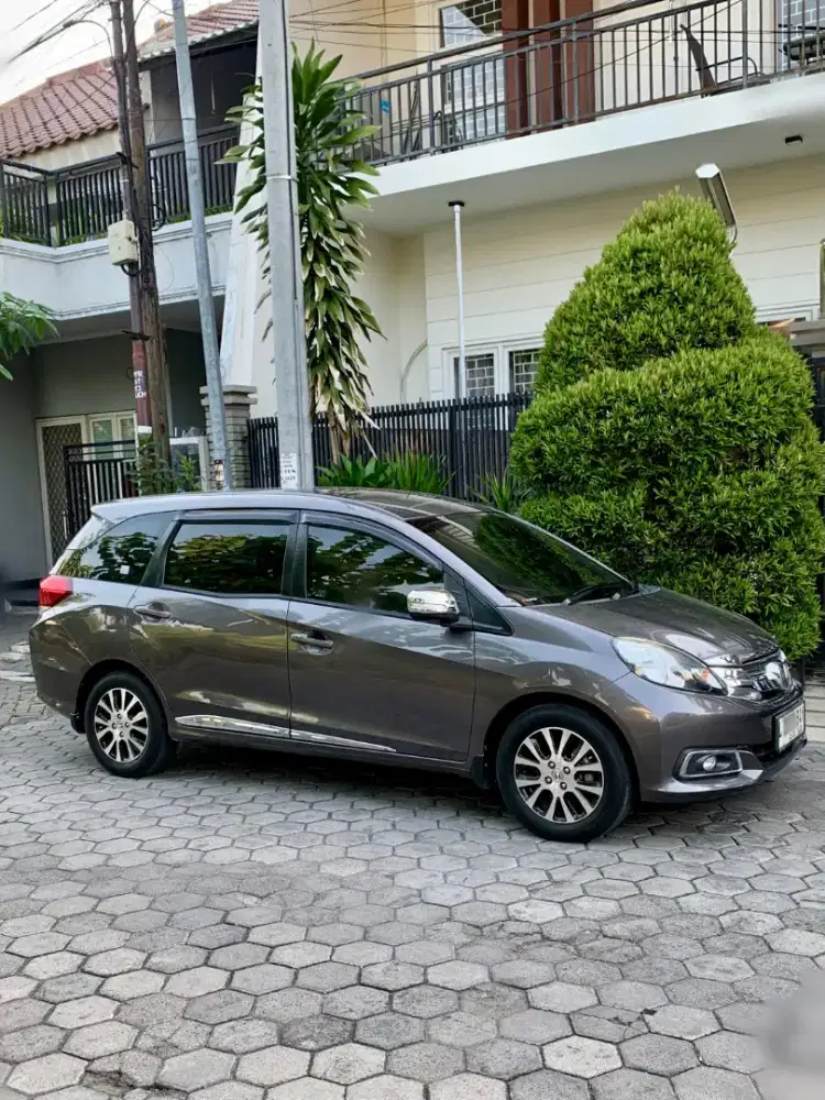 HONDA MOBILIO TAHUN 2015 1,5 E CVT i-VTEC AUTOMATIC