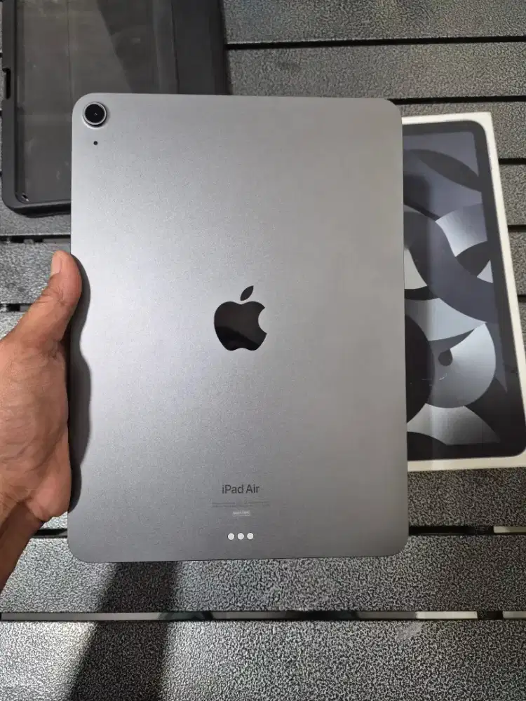 iPad air 5 64gb WiFi only iBox space gray