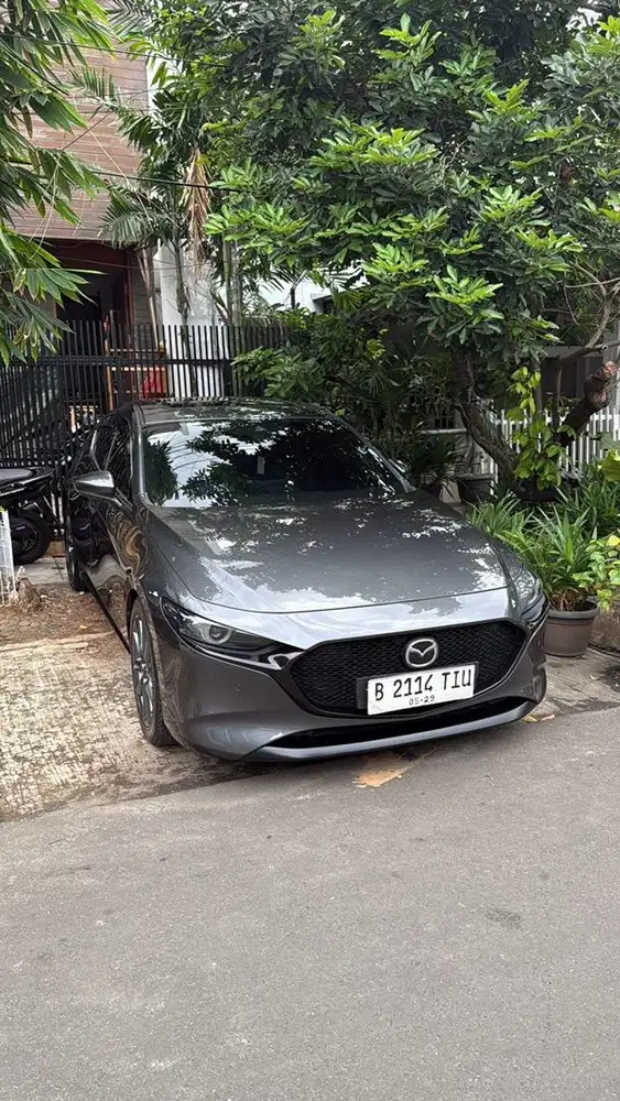 MAZDA 3 grey machine