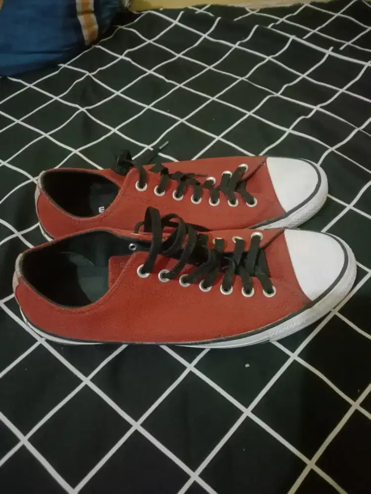 Sepatu ukur 42 Converse