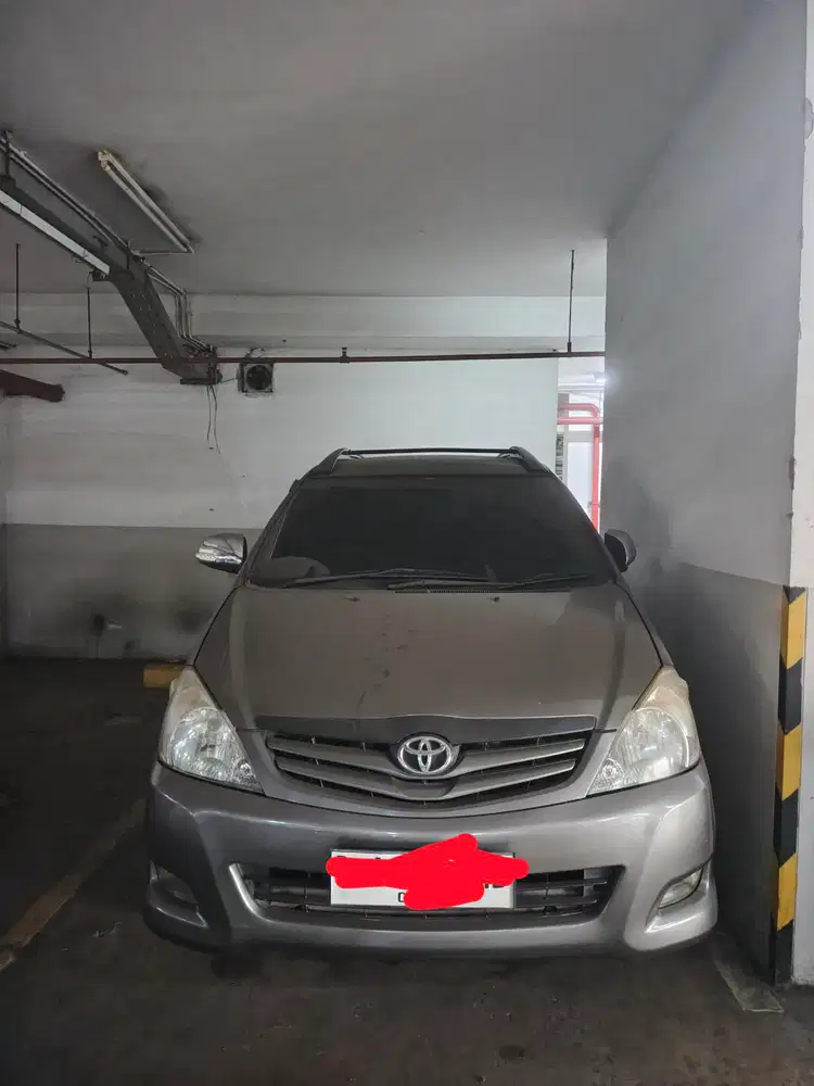 Toyota Kijang Innova 2009 Bensin