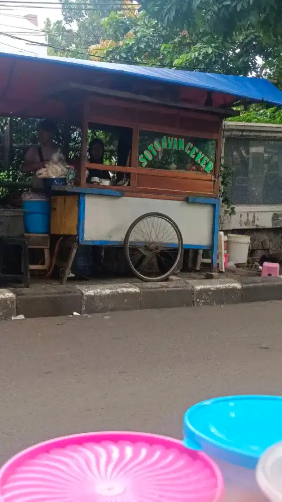 Gerobak bekas soto