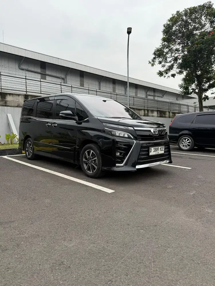 Toyota Voxy 2018 Bensin