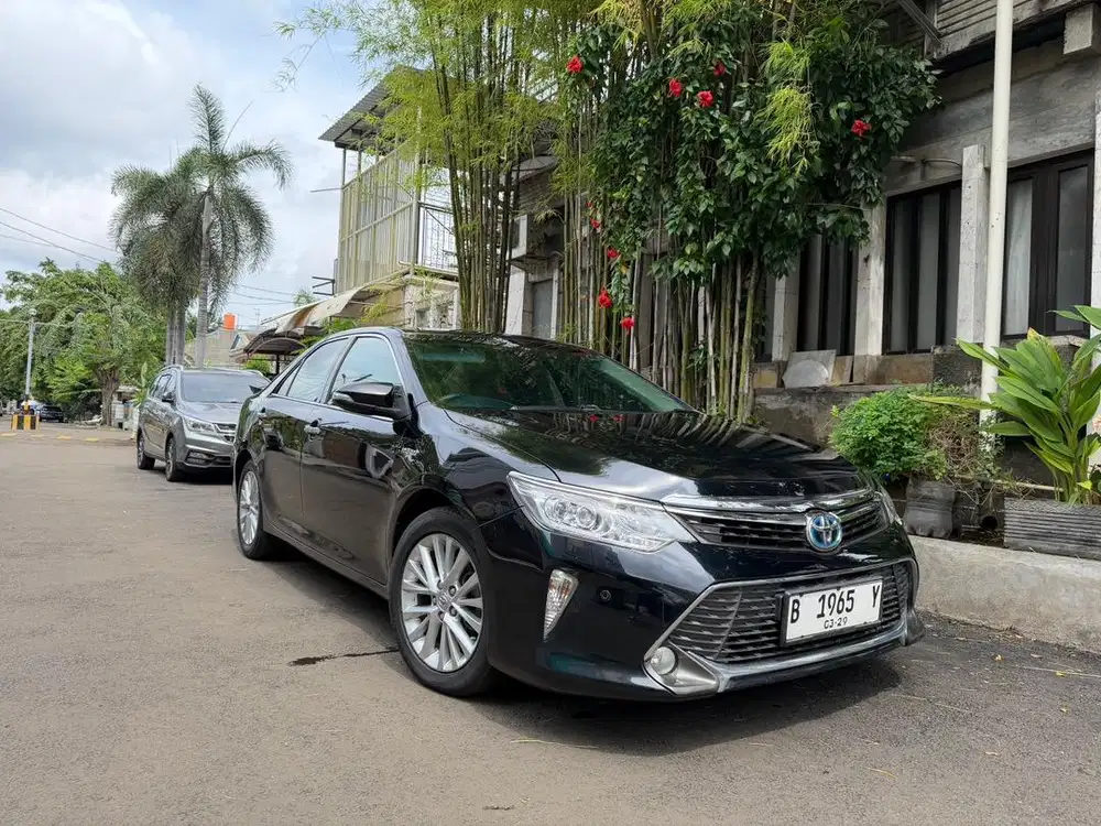 Toyota Camry Hybrid 2.5 L 2016 AT