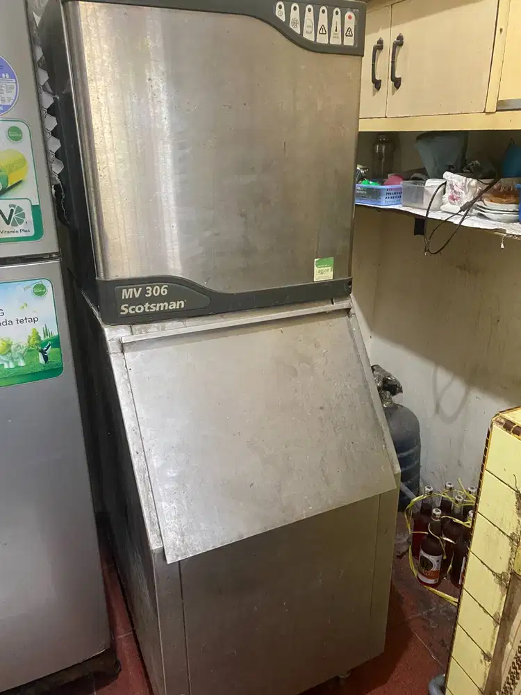 mesin es kristal atau cube scotsman 150 kg/ hari