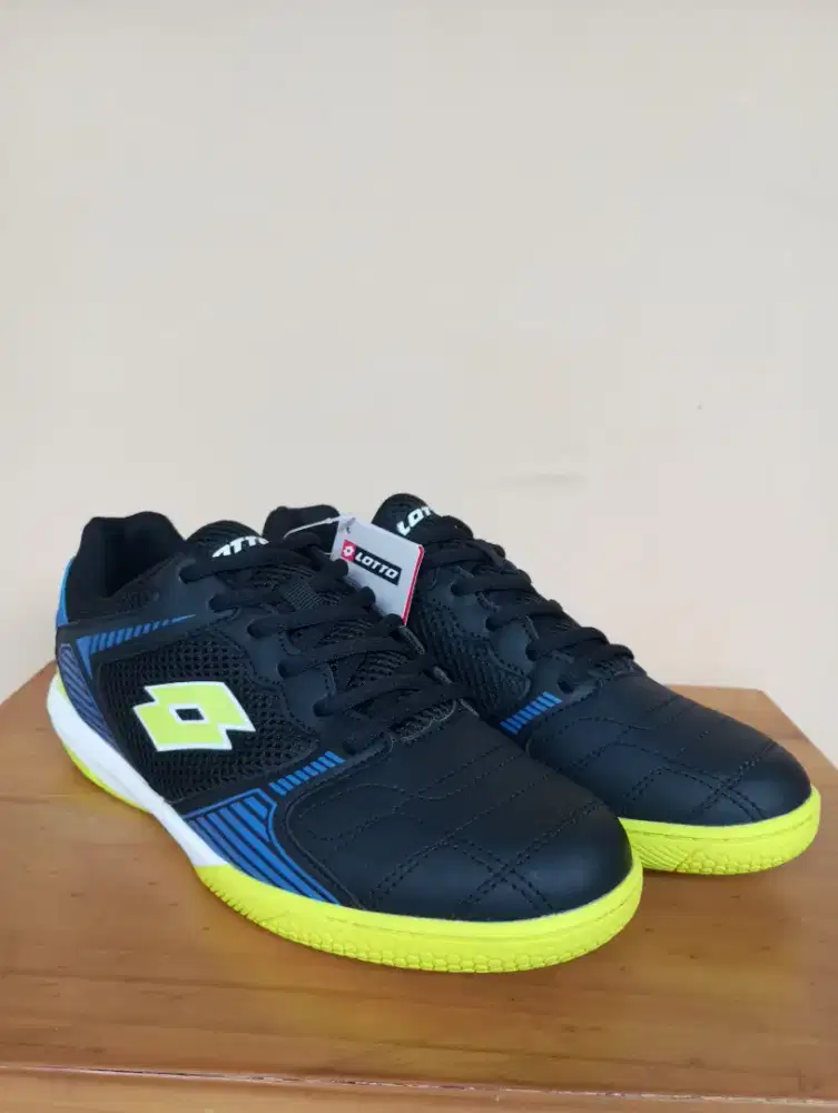 Sepatu Lotto Cuba IN