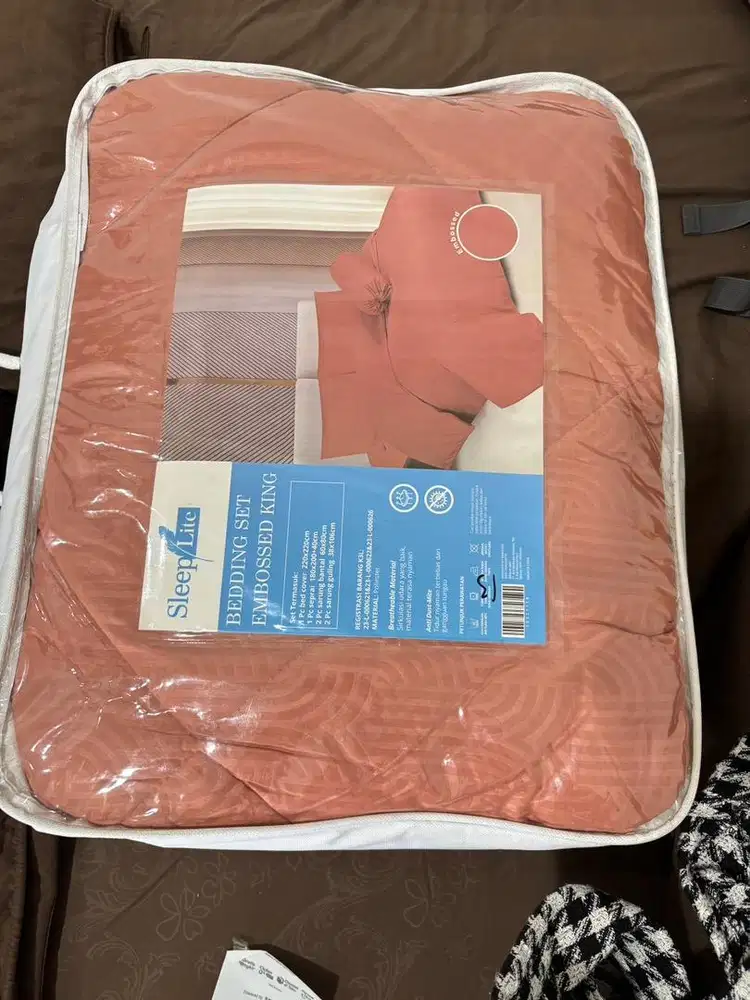 Bedcover, sprei, 2pcs sarung bantal, 2pcs sarung guling