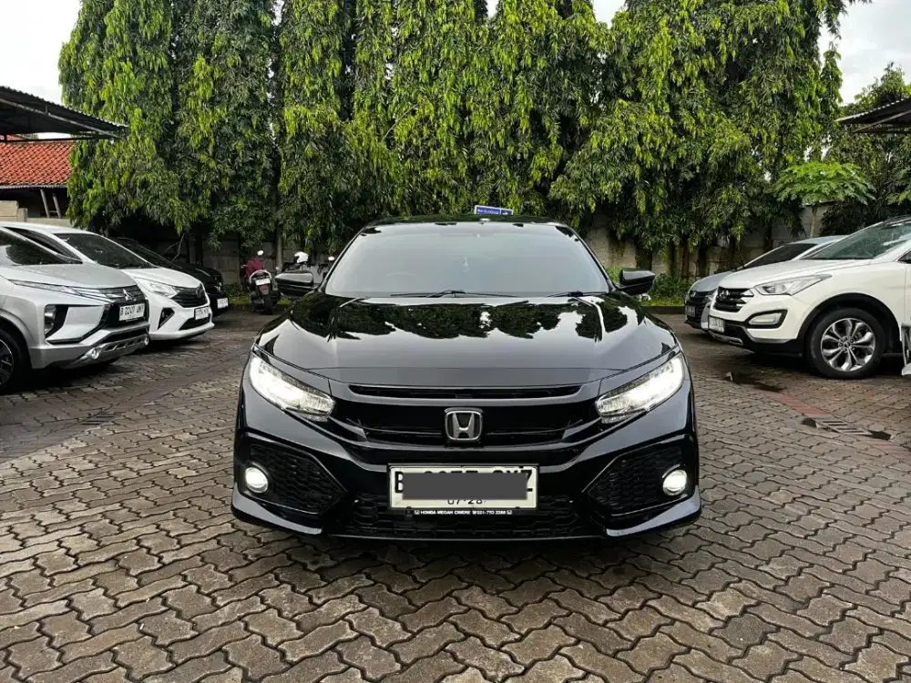 HONDA CIVIC HB E AT 2018 TURBO BLACK EDITION DP PROMO 5 JUTA