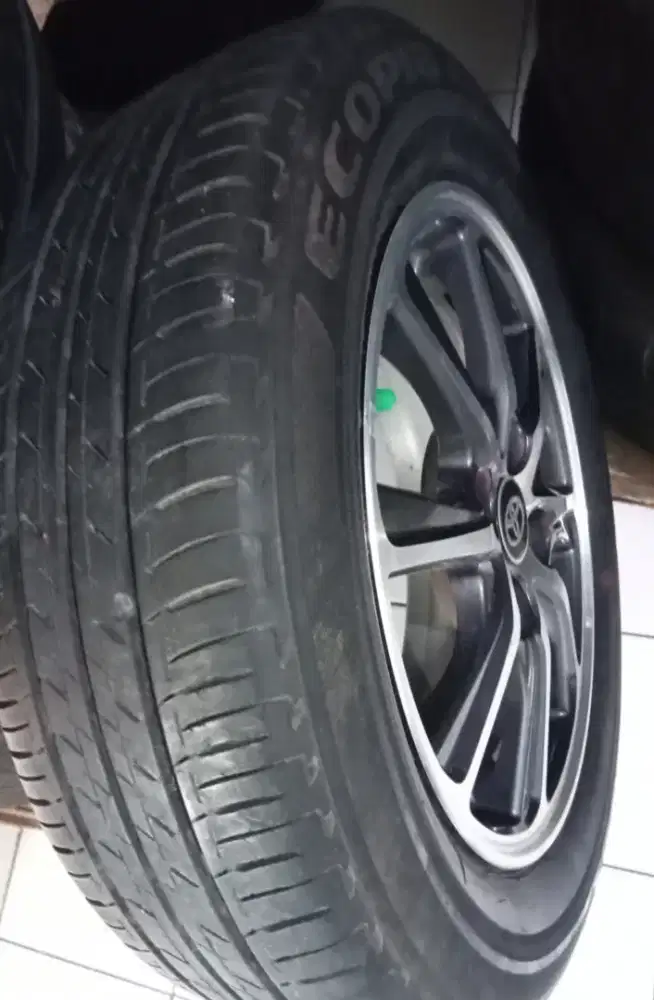 Satu ban velg cayla original r 14/65/175