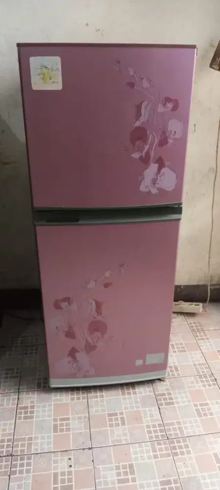 Jual kulkas SHARP dua pintu siap untuk d antar