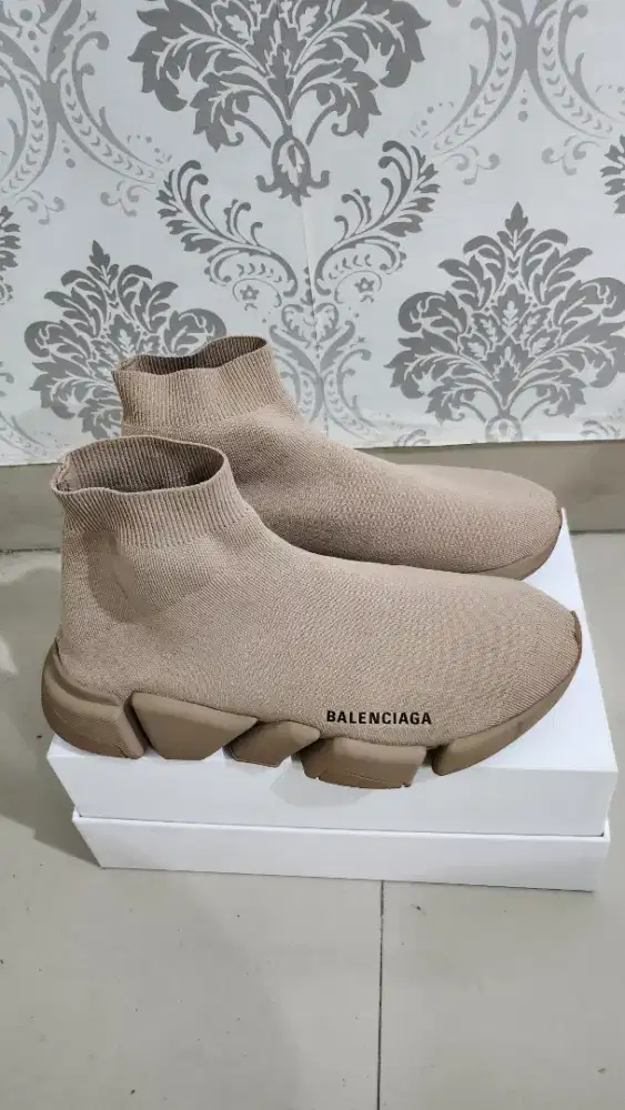 Sepatu Balenciaga
