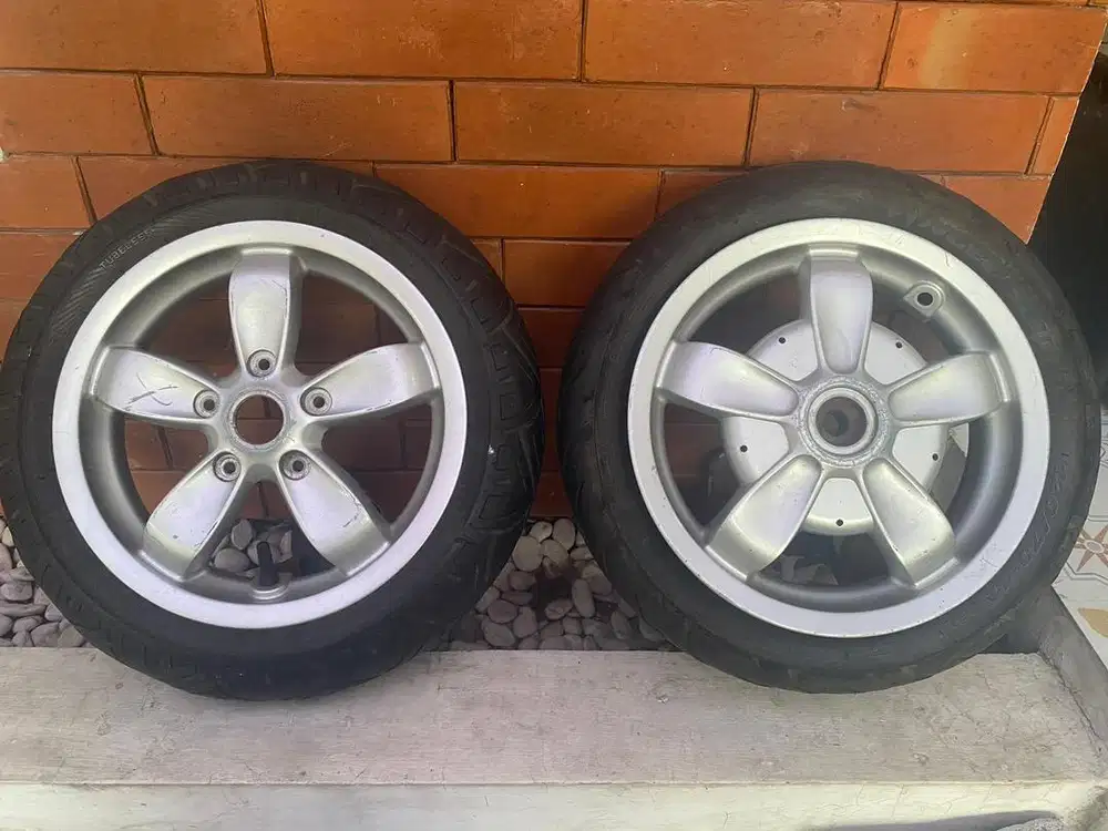 DIJUALL VELG VESPA PRIMAVERA ORIGINAL