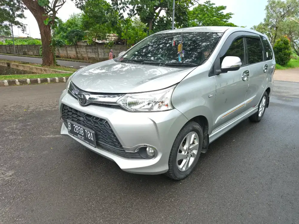 Toyota avanza velos