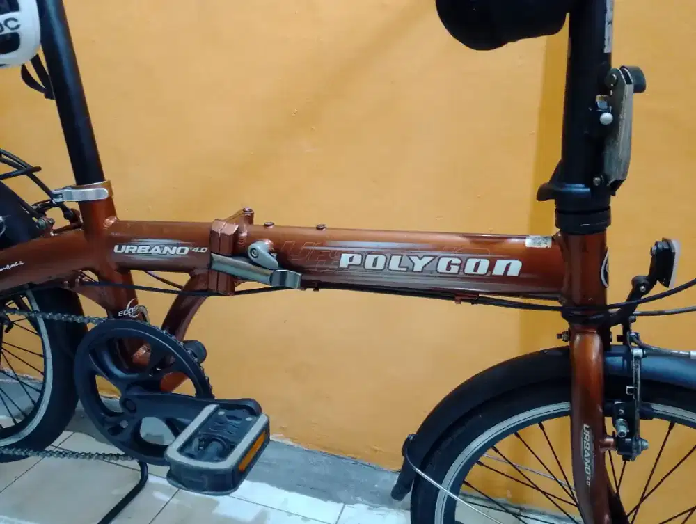 Sepeda lipat Polygon Urbano 4.0 DLT (Dahon Licence Technology)