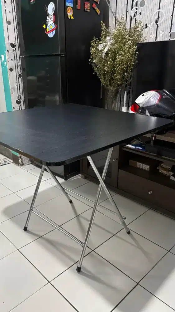 Meja lipat ukuran 80x80cm hitam baru