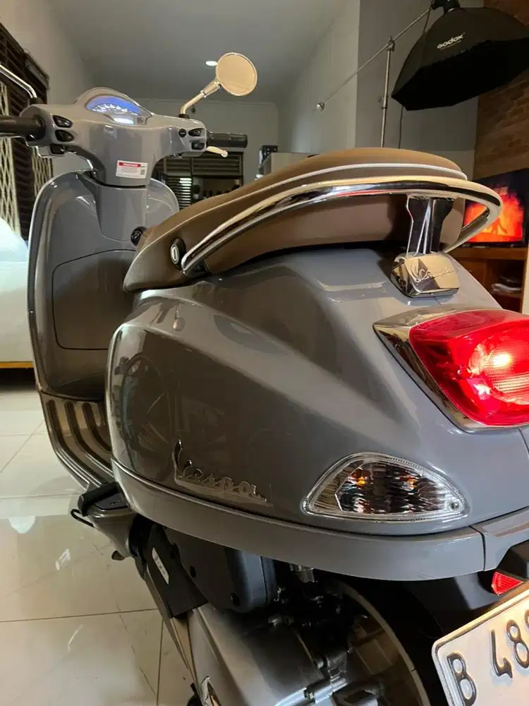 Vespa Lx 125 Grey km 214