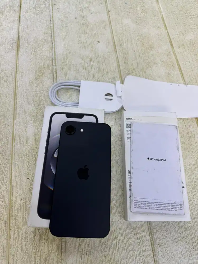 (Ibox) Iphone 16e 128gb second like new garansi ibox on april2026