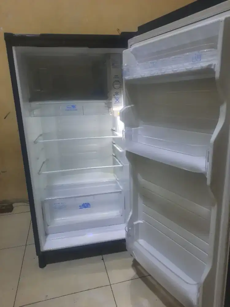 Jual kulkas aqua 1 pintu normal