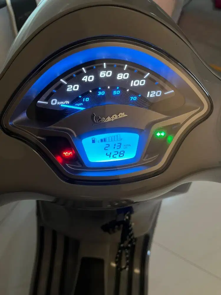 Vespa Lx 125 Grey km 214