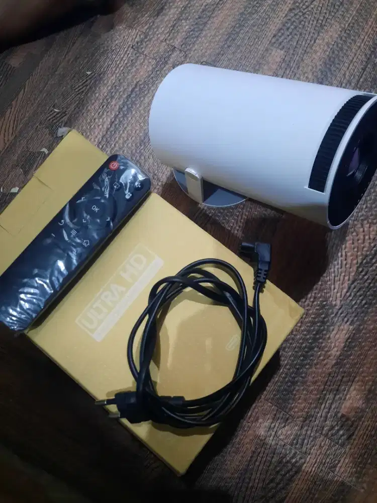 Proyektor mini hy300