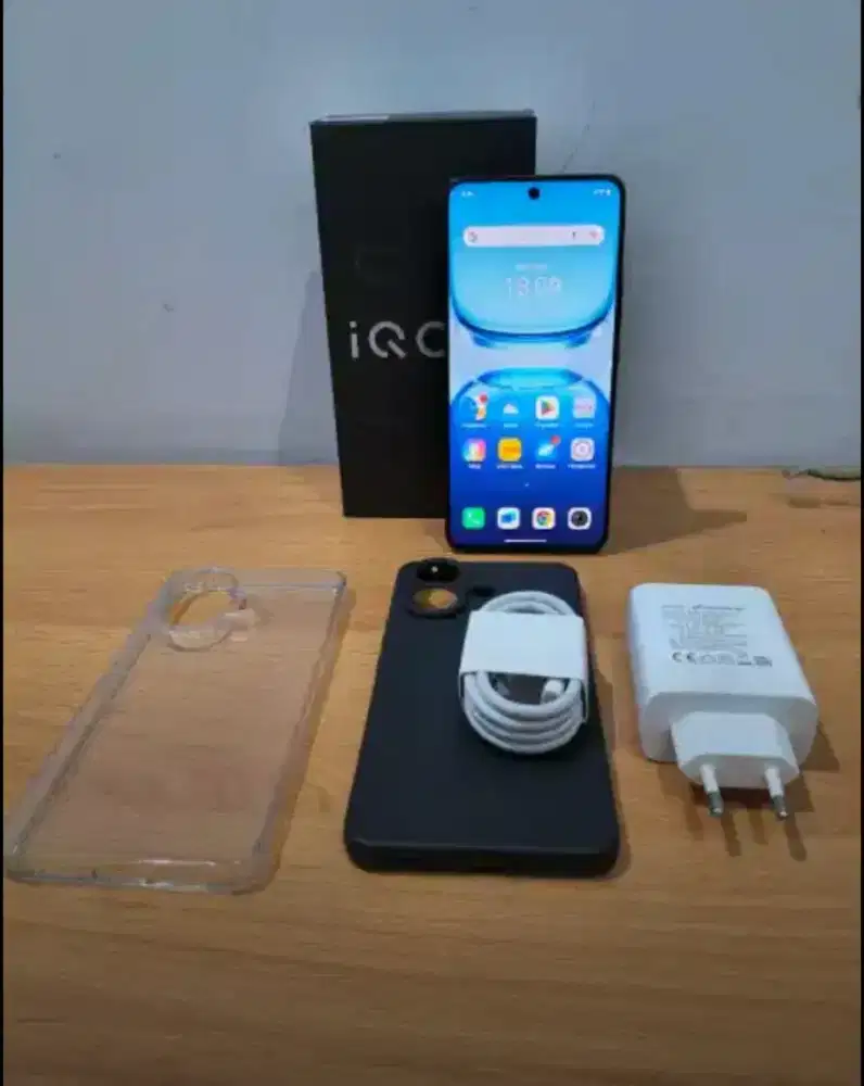 Vivo Z10R 8/128 All Rounder