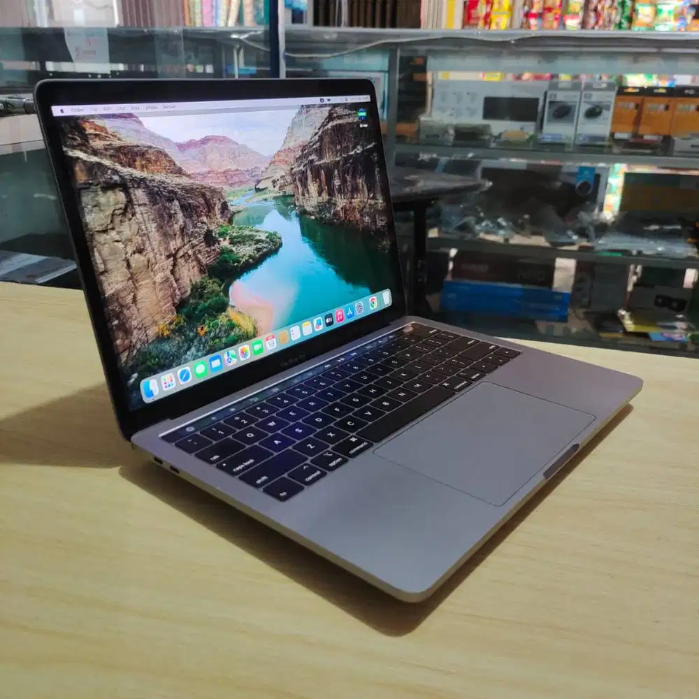 Apple Macbook Pro Retina Touchbar Ram 16gb SSD 512GB Grade A Mulus