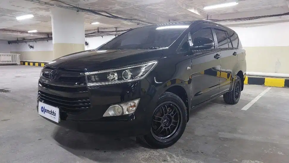 Toyota Kijang Innova  2.0 V Bensin-MT 2020 Abu-Abu