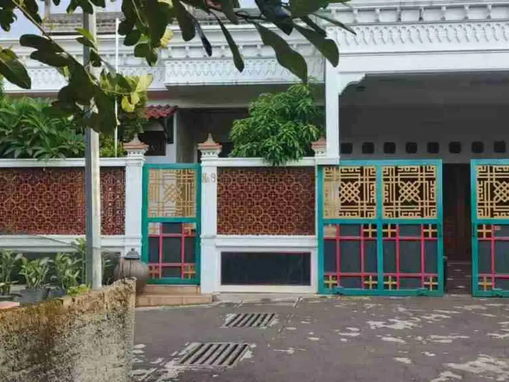 Rumah 2 lt Classic Ulujami Pasanggrahan Jakarta Selatan