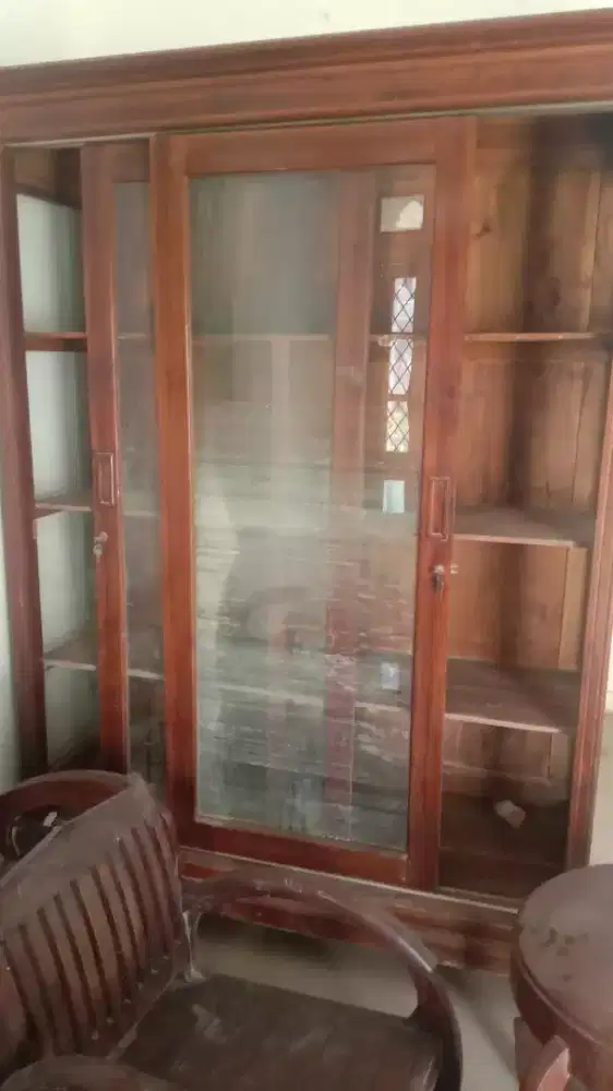 Lemari hias kayu jati