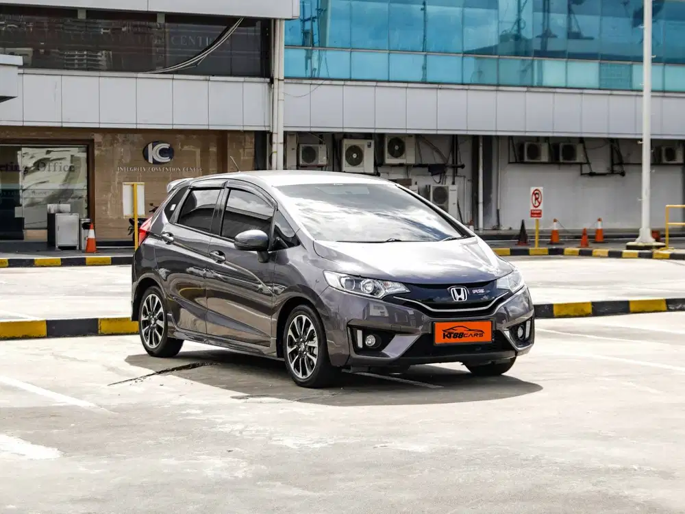 HONDA JAZZ RS AT 2016