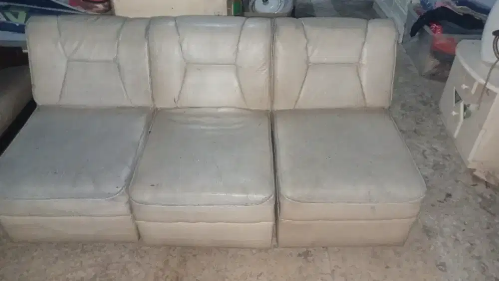 Sofa Putih 3 biji