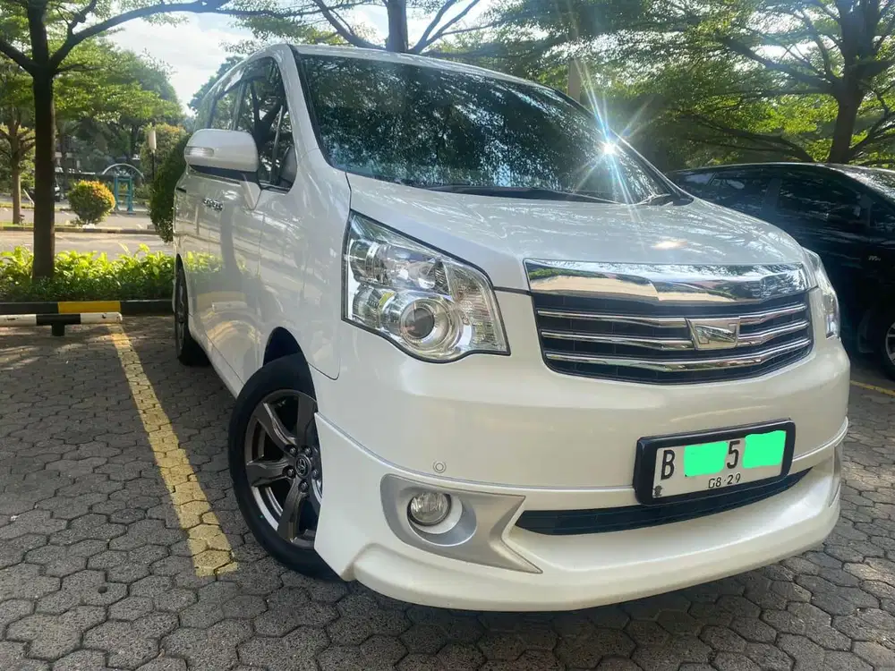 Toyota Nav 1 Tipe V CBU AT 2014