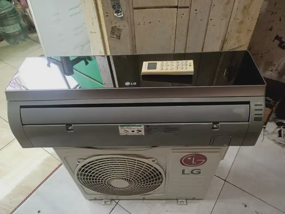 Jual ac LG 1/2pk  lowwatR 32 ..360watt kondisi 95% ori semua