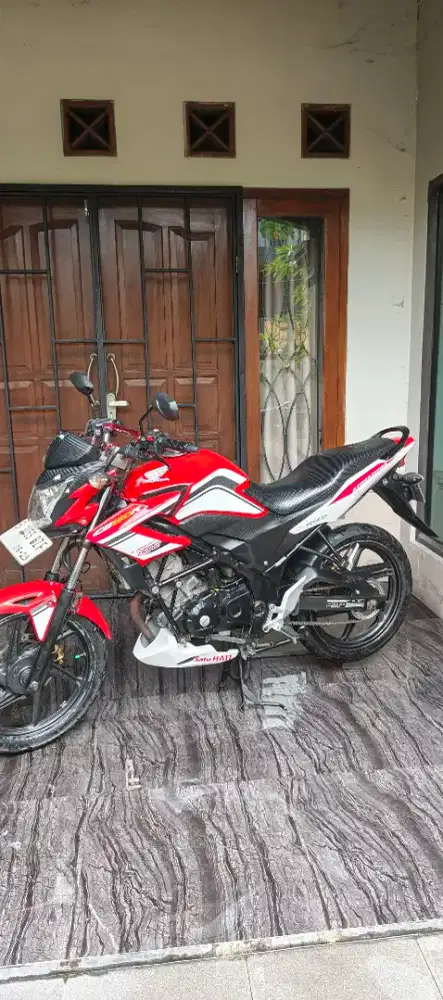 CB 150 R SE (MERAH PUTIH)