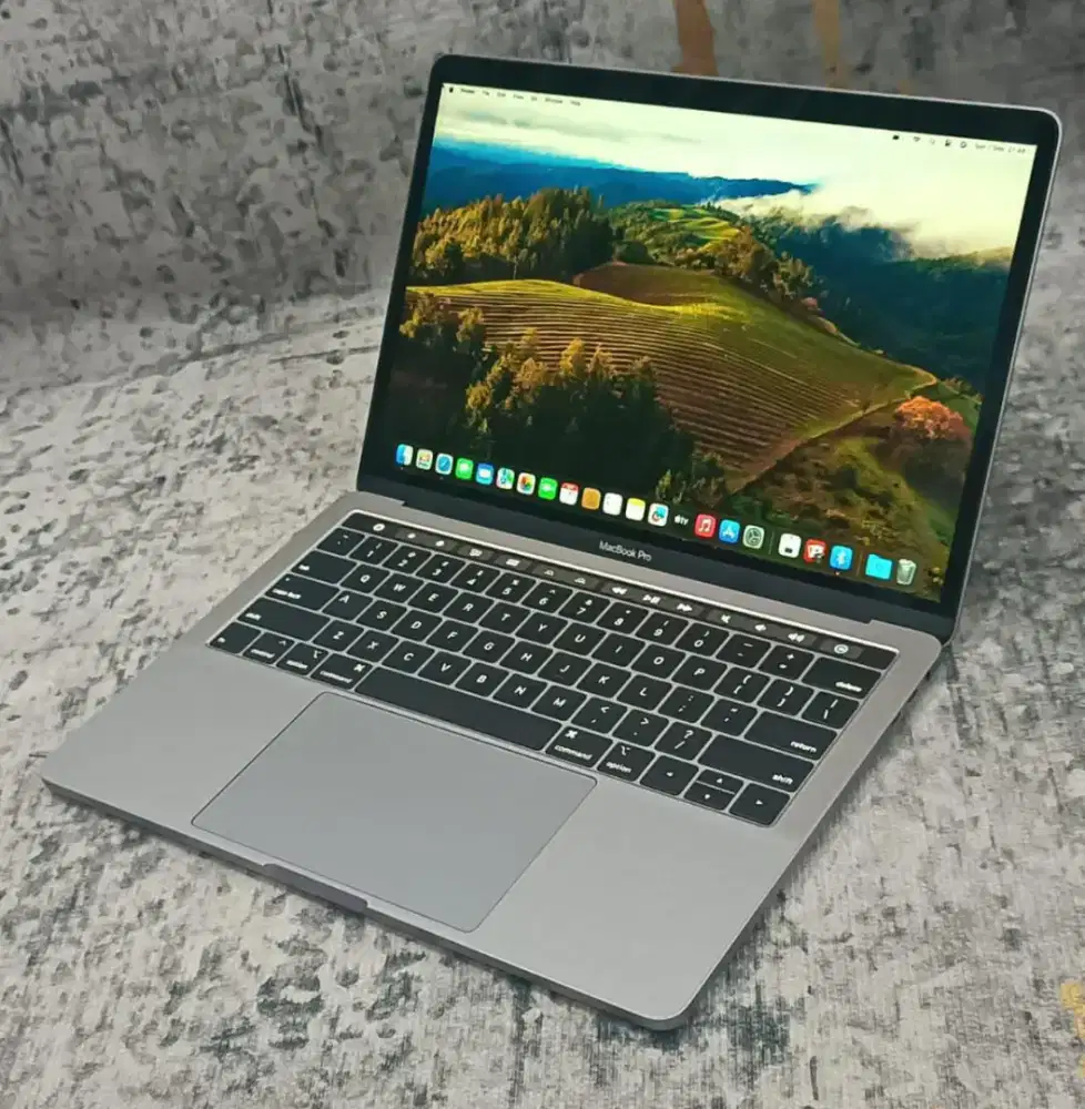 MacBook Pro TouchBar 13 2017 Core i7 -3.5GHz 16GB 1TB iBox Like New