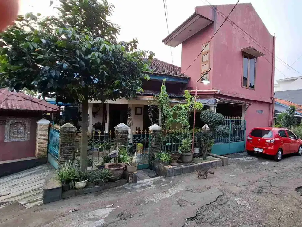 Rumah bagus 1.5 lantai posisi di huk di Lumut hijau.3 mega cinere