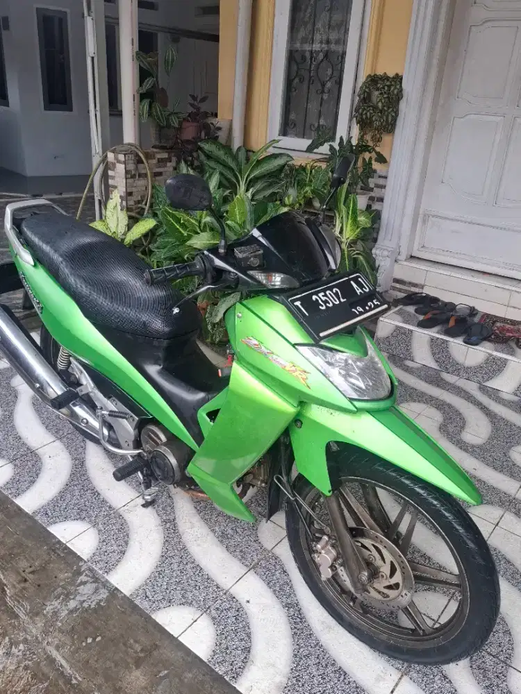 Kawasaki ZX 130 plat T