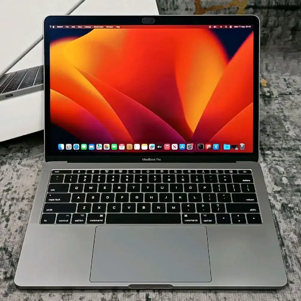 MacBook Pro 13 2017 Core i5 8GB 256GB Gray Fulset iBox Like New