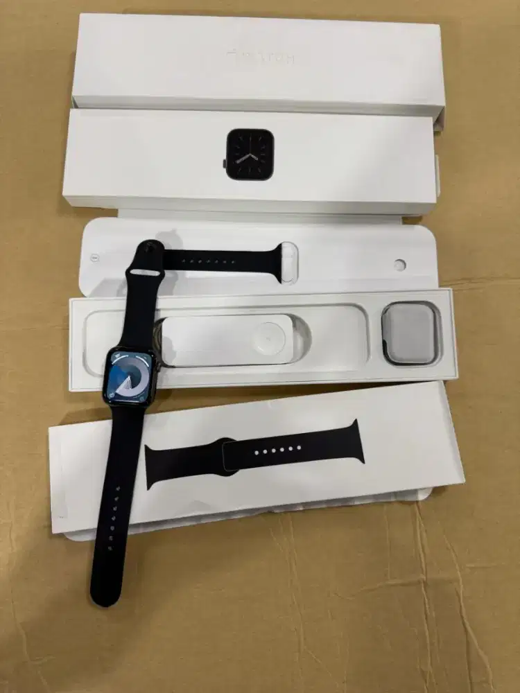 Apple Watch Series 9 45mm Fullset Mulus Bekas Pakai