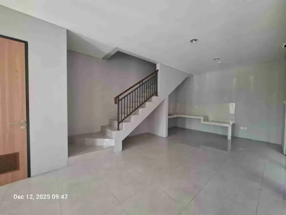 Dijual Cepat Rumah Baru Cluster Premium Grand Wisata Bekasi, View Danau.