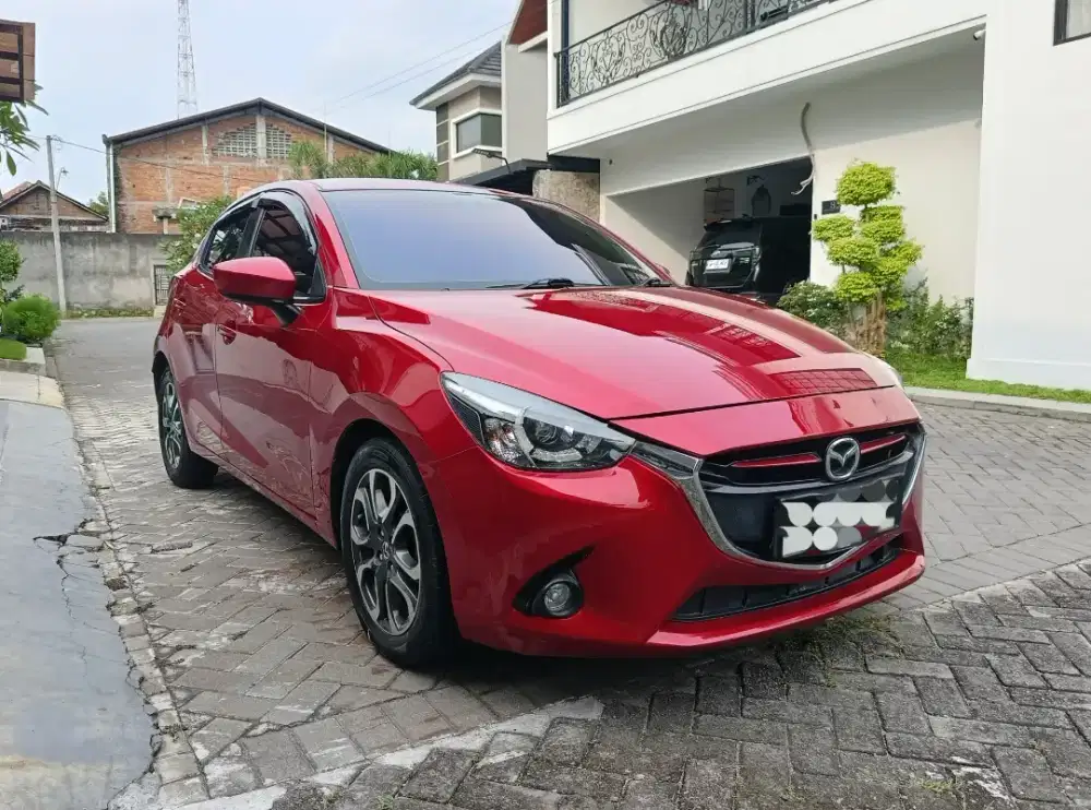 Mazda 2 R Matic Merah
